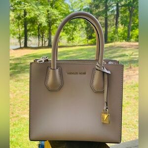 MICHEAL KORS mini bag with matching crossbody strap